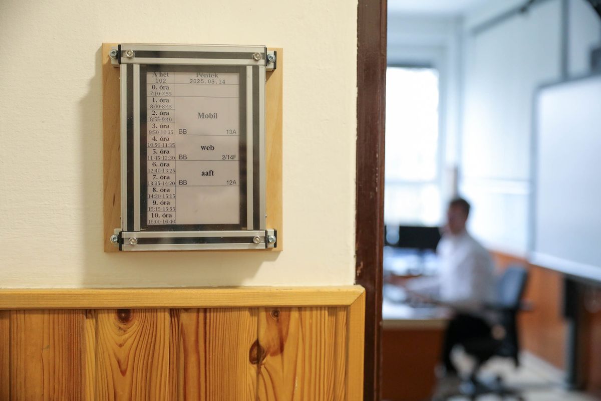 Digitális kijelzők a Jedlikben 2